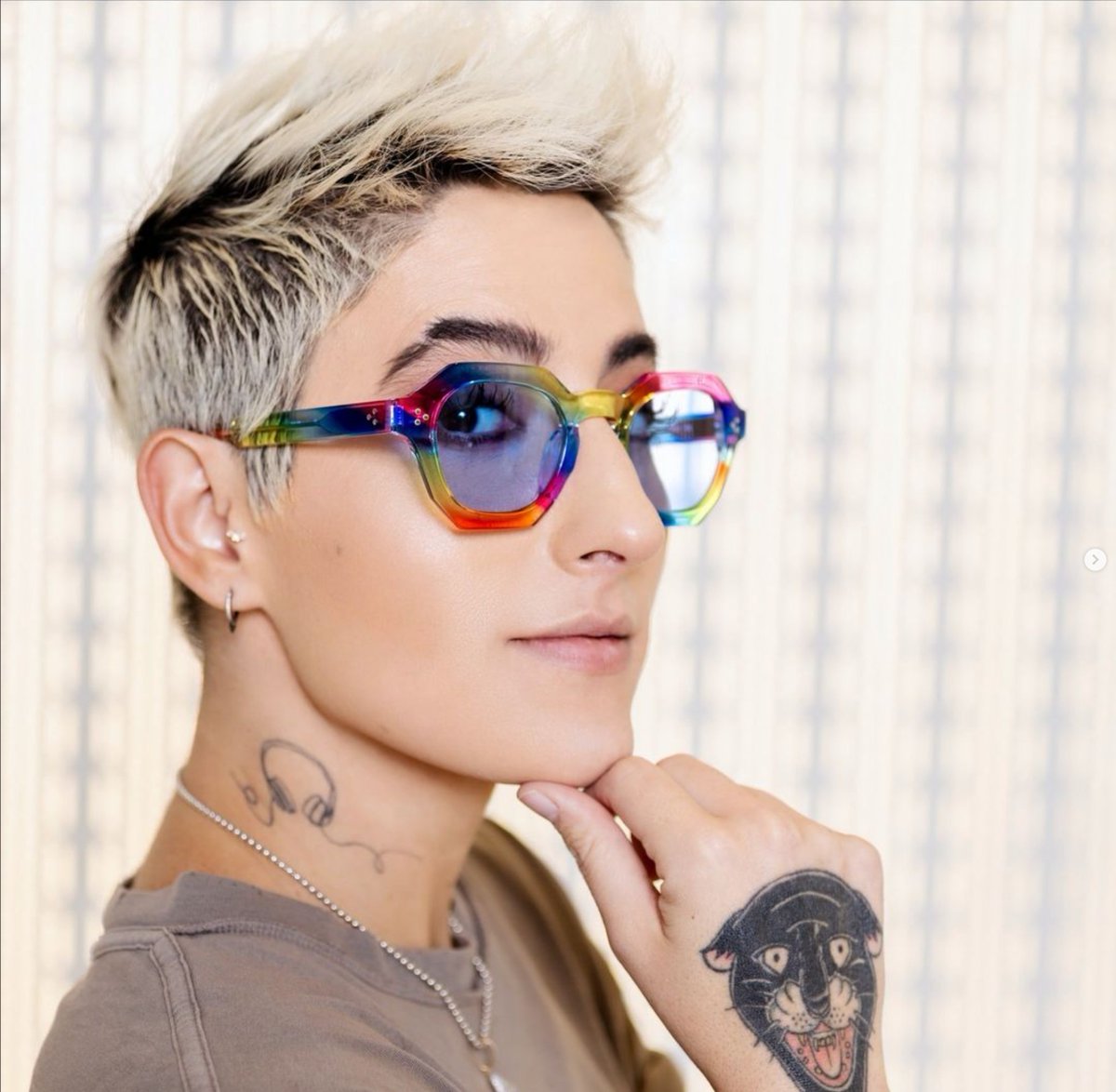 artisticeyewear's tweet image. Love Color? So do we! #laeyeworks never disappoints when it comes to funky shapes, colorful combos, and eclectic patterns that are all very easy to wear. The summer collection is in now and it may likely be the best collection yet! #summerstyle at #artisticeyewear