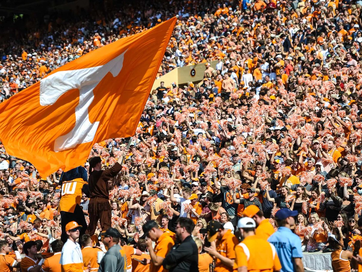 barstoolsports's tweet photo. A Tennessee Fan Who Presumably Meant To List His Tickets For The Georgia Game For $500 Accidentally Sold Them For $5 Each https://t.co/SUIpEhgUhd https://t.co/X1zuLybcq6