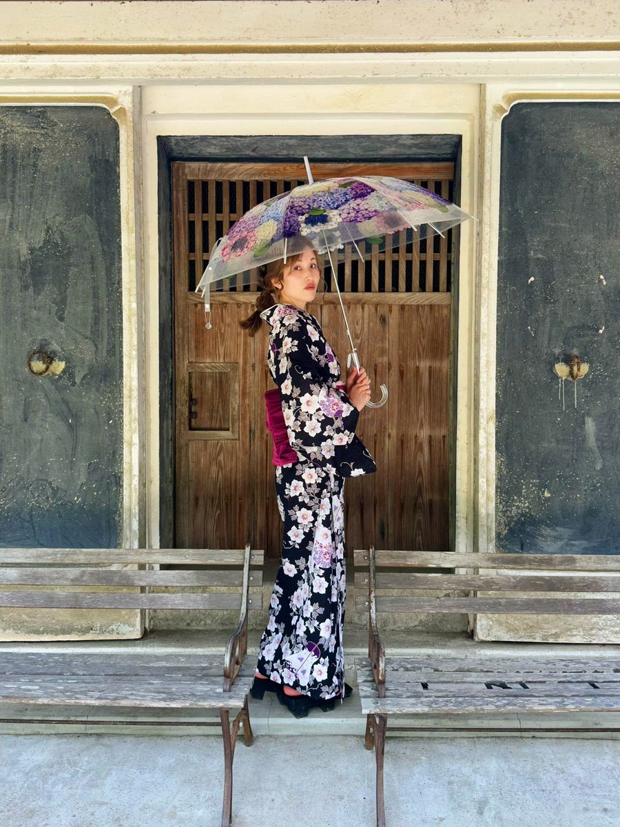 kiri_actor's tweet photo. 紫陽花傘とお出かけ☂️

#紫陽花傘フォトコン
#フェリシモ
#雨空に咲きこぼれる紫陽花の傘 https://t.co/QpA9cWRfT1