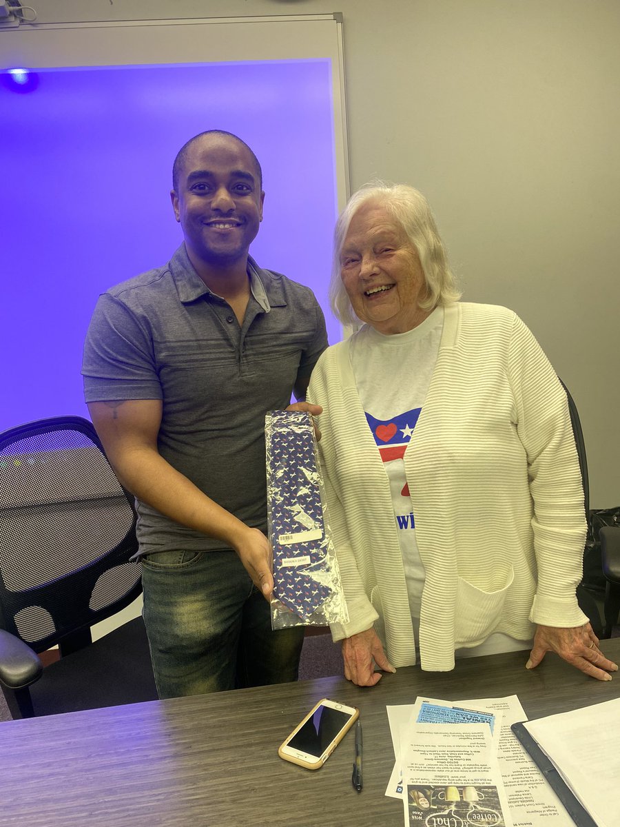 KenMejia_Beal's tweet photo. Being a leader means that you bring out the BEST in those around you- 

The team at DPDC is amazing and each and every day we bring out the best in each other. 

The Dem Party is built on the idea that our voters deserve the best. https://t.co/CIDs293TW5