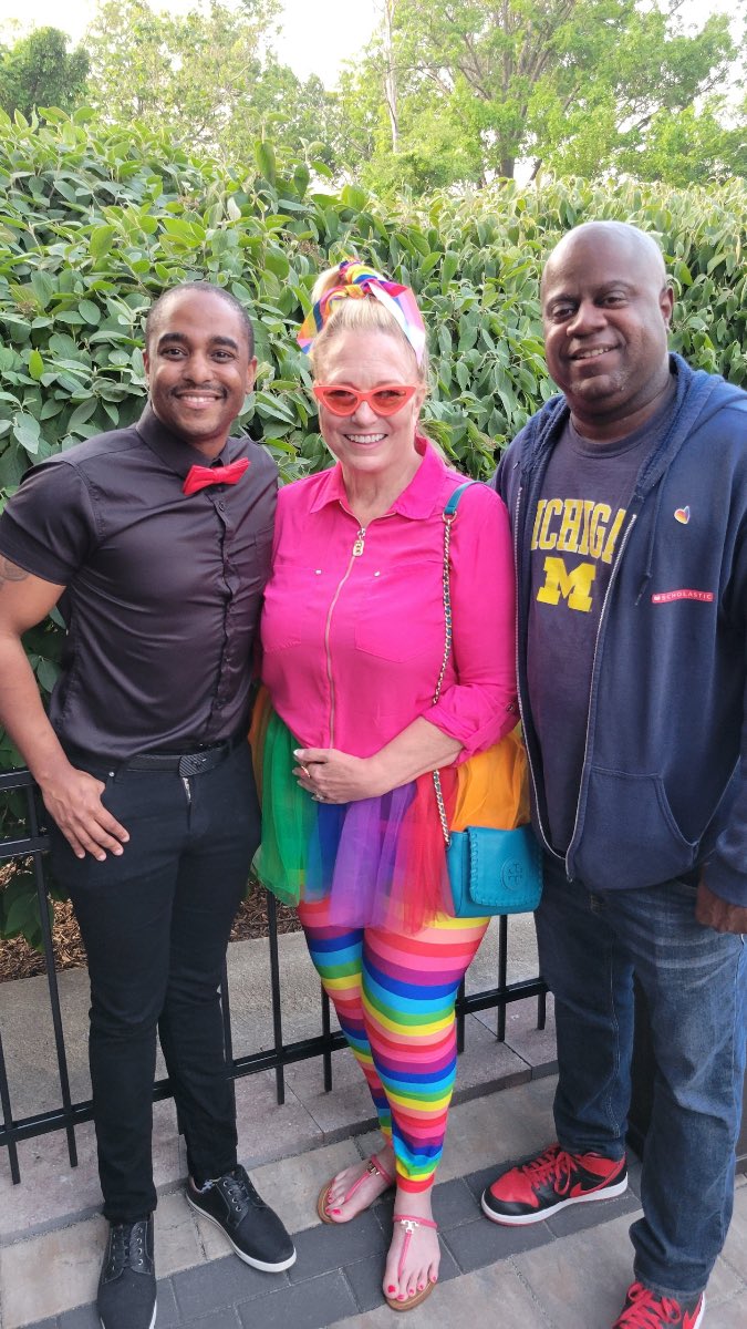 KenMejia_Beal's tweet photo. Being a leader means that you bring out the BEST in those around you- 

The team at DPDC is amazing and each and every day we bring out the best in each other. 

The Dem Party is built on the idea that our voters deserve the best. https://t.co/CIDs293TW5