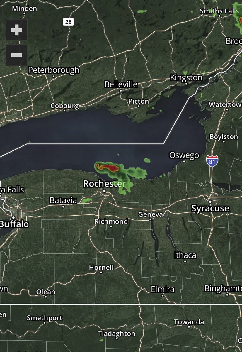 JamesMontanus's tweet photo. Wild lightning storm last night in Rochester. There were no other storms showing on radar-it was literally a blip on the radar screen.  Like the lightning gods just served it up to me on a platter. Funny how I was just complaining how few lightning shots I've gotten this year. https://t.co/1xrMJZE5O6