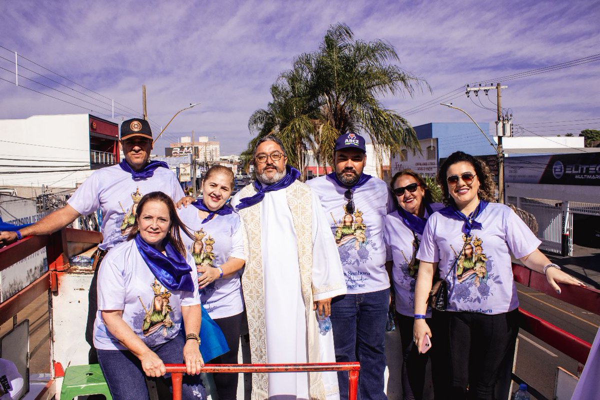 arq_uberaba's tweet photo. Abrindo os festejos de Nossa Senhora D'Abadia, realizou-se no último sábado (29), pelas ruas da cidade de Uberaba, a grandiosa carreata com a Imagem da Padroeira, visitando os seus devotos.

Fotos: João Pedro https://t.co/0h5KjxxcHd