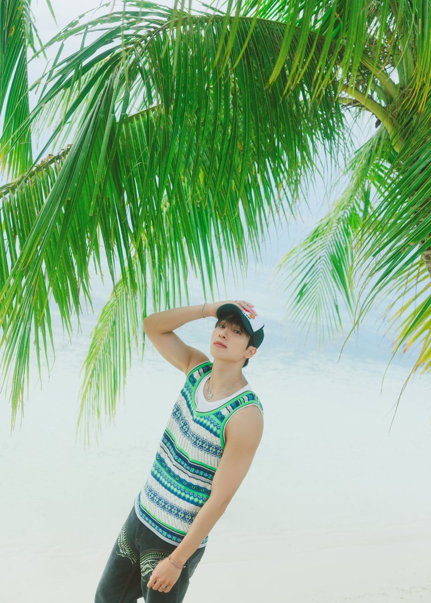 officl_theboyz's tweet photo. THE BOYZ 2ND ALBUM [PHANTASY] Pt.1 Christmas In August Concept Photo #HOLIDAY

🎄 2023.08.07 6PM Release

#THEBOYZ #더보이즈 #PHANTASY #Christmas_In_August https://t.co/PZQWOPVhiV