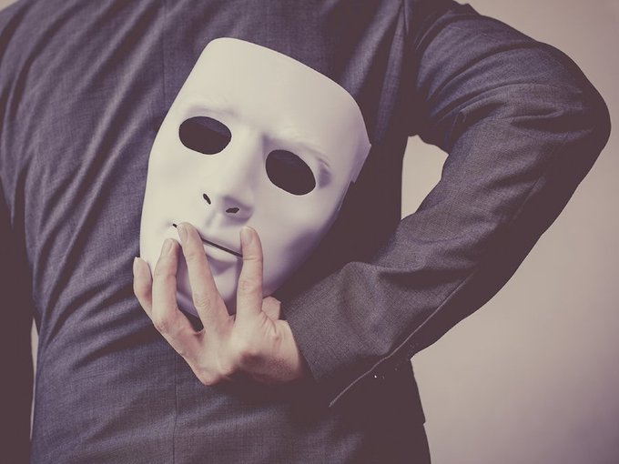 ''Sahteliğin tüm zamanların rekorunu kırdığı bir devir.''

Franz Kafka