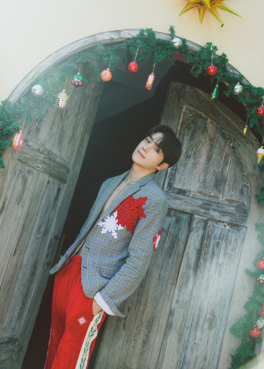THE BOYZ 2ND ALBUM [PHANTASY] Pt.1 Christmas In August Concept Photo #HOLIDAY

🎄 2023.08.07 6PM Release

#THEBOYZ #더보이즈 #PHANTASY #Christmas_In_August