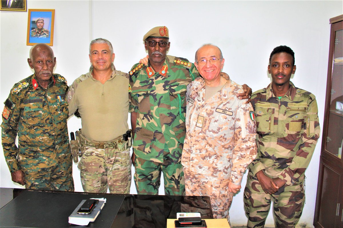 60thDivision's tweet photo. The Commander of the 60th Division of the Somali National Army General Hassan Ishaq Omar (Hasan Baidoa) has received a delegation of military officers from the European Union. https://t.co/kV2y9aAEPO