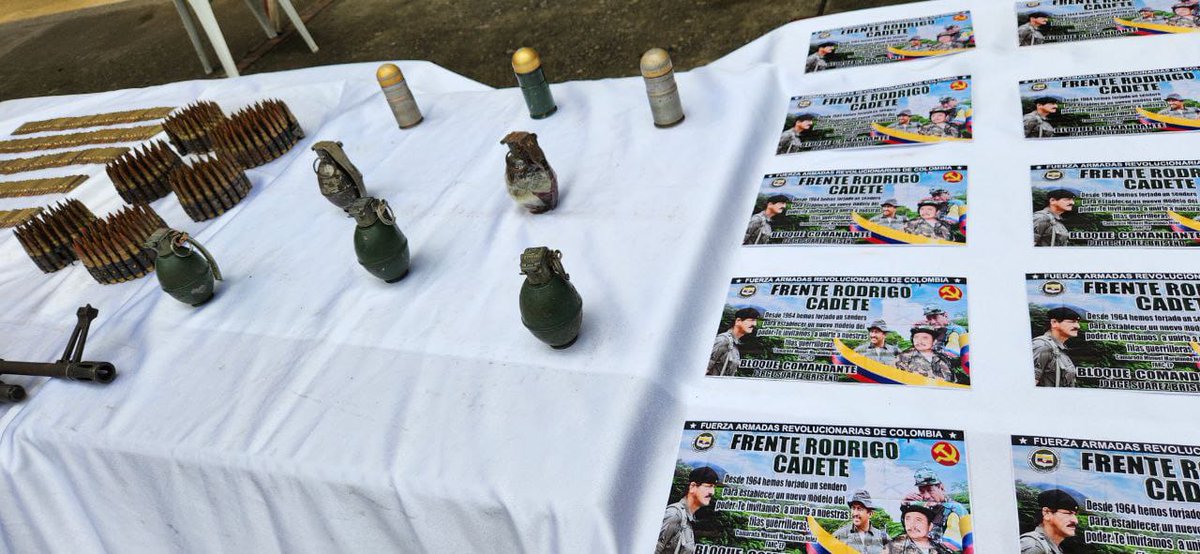FuerzasMilCol's tweet photo. La #ContundenciaOperacional de nuestra @ftc_omega permitió desmantelar un depósito ilegal con material de guerra, comunicaciones, explosivos y propaganda perteneciente al grupo armado organizado de las disidencias de las Farc estructura Rodrigo Cadete, en La Montañita, #Caquetá https://t.co/yG12B7KBRh