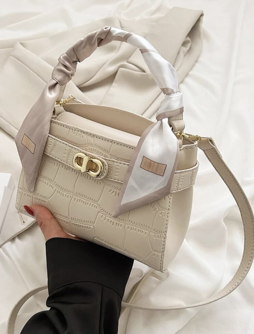 TAHARGA1's tweet photo. Bag 🥹🫶

Pre order 

Price : 59 SR https://t.co/8Gt8djM7h1