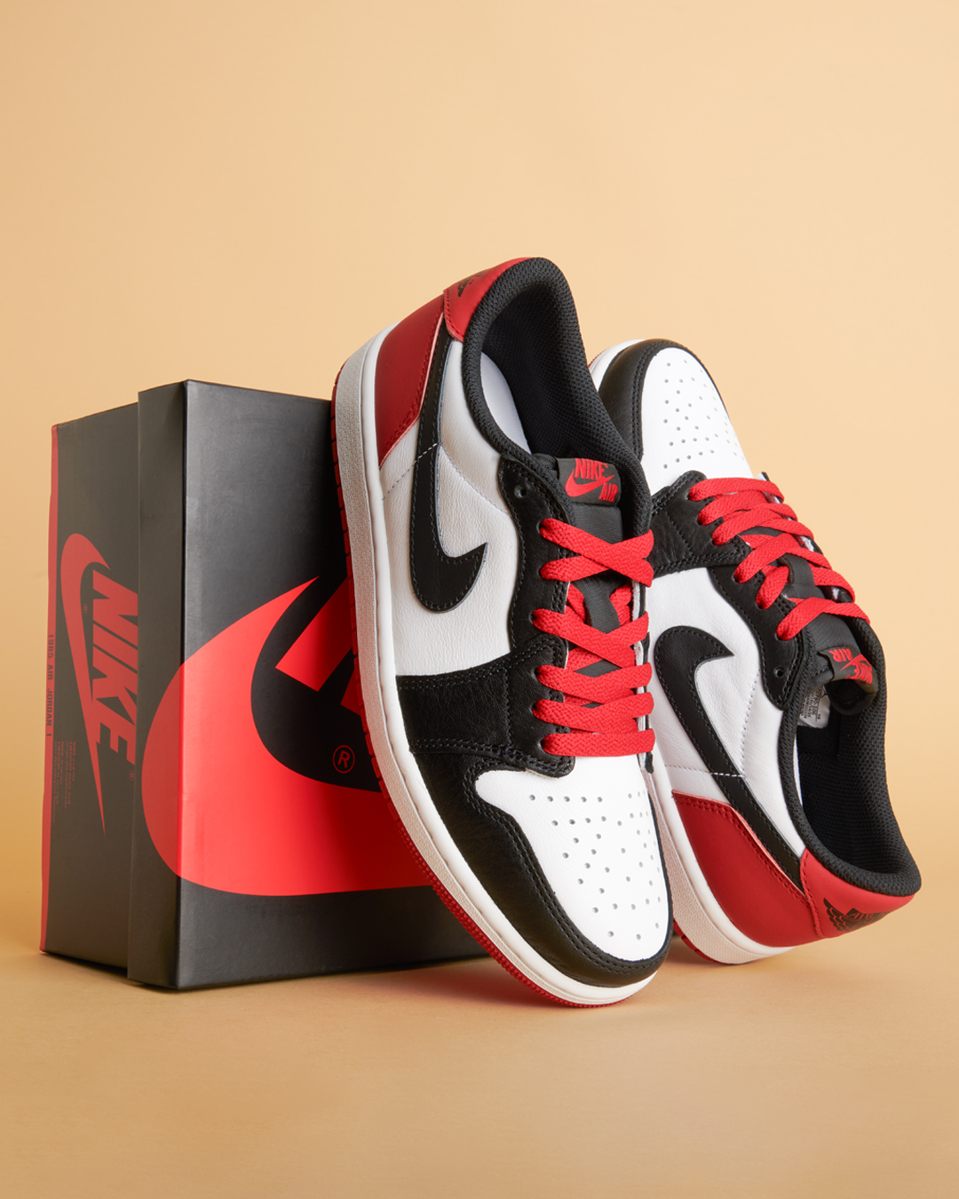 Foot Locker on X OG vibes from OG colors The Jordan Retro 1 Low OG Black Toe is releasing on 8 4 in men s kids sizing. Reserve your pair now