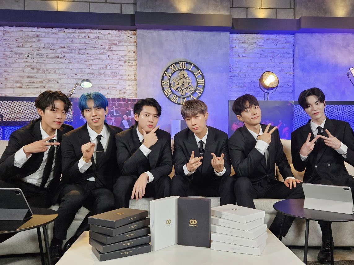 [PHOTO]
　
20230731 @ INFINITE 7th Mini Album ‘13egin’ Comeback Live
　
인피니트의 화려한 COMEBACK!
인스피릿과 함께할 New Emotions!
　
인피니트의 [13egin] 많이 사랑해 주세요~!❤️
　
#인피니트 #INFINITE
#7th_Mini_Album #Begin
#New_Emotions