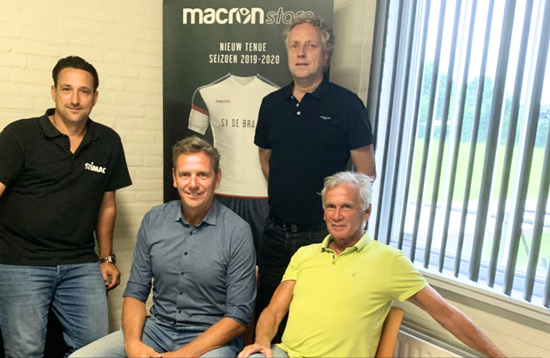 AVEindhoven's tweet image. Louis Coolen en John Heijster in technisch kader SV De Braak.
amateurvoetbaleindhoven.nl/louis-coolen-e…