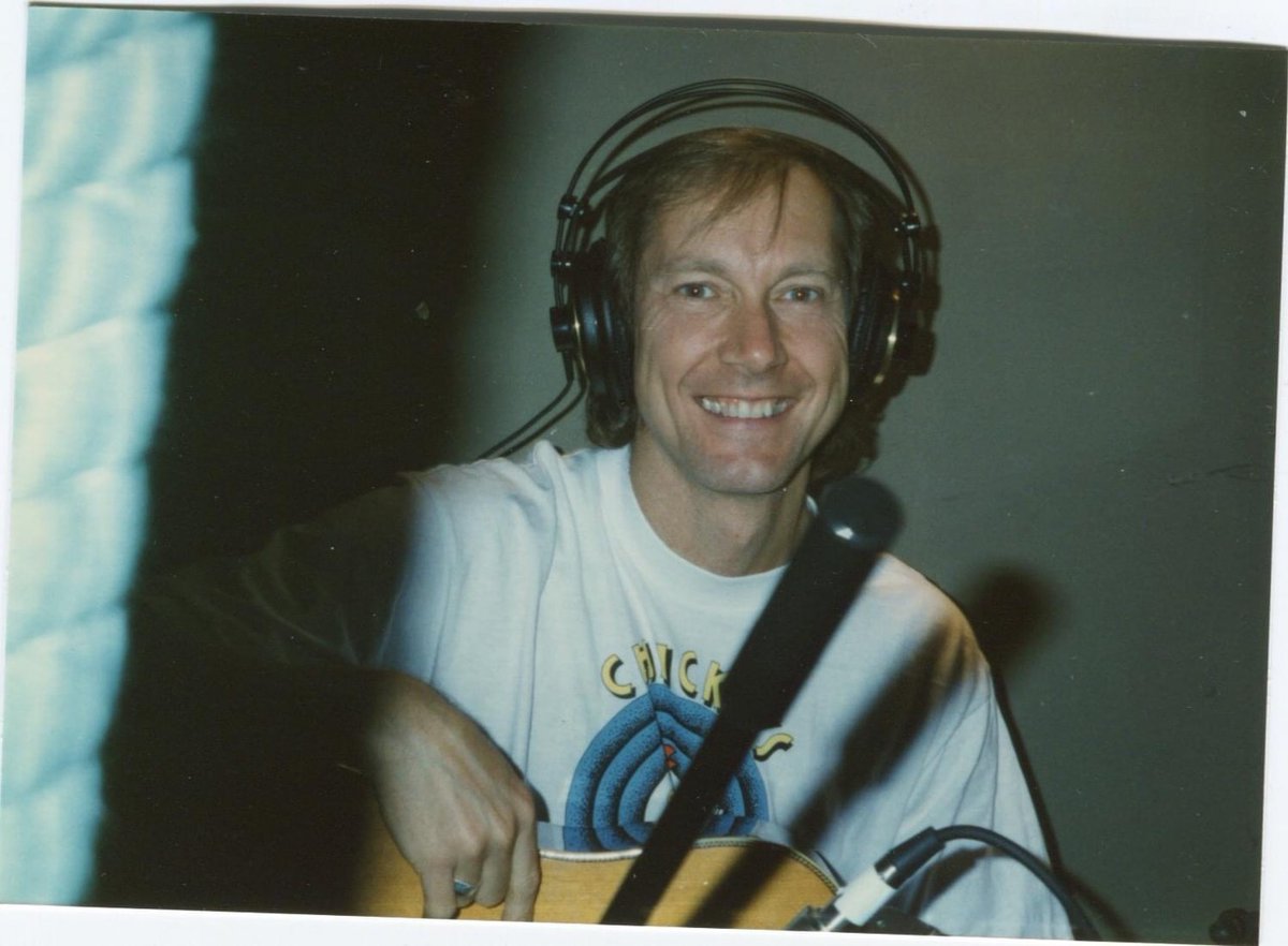 theweightband's tweet photo. Throwback Thursday: Jim Weider recording in the studio with The Band in the '90s.
#levonhelm #levonhelmband #theband #theweightband #musicians #music #concerts #musicianontour #bandontour #jimweider #travel #woodstocksound #woodstockmusic #woodstock #ny #livemusic #artist https://t.co/sLWBiaBgc3