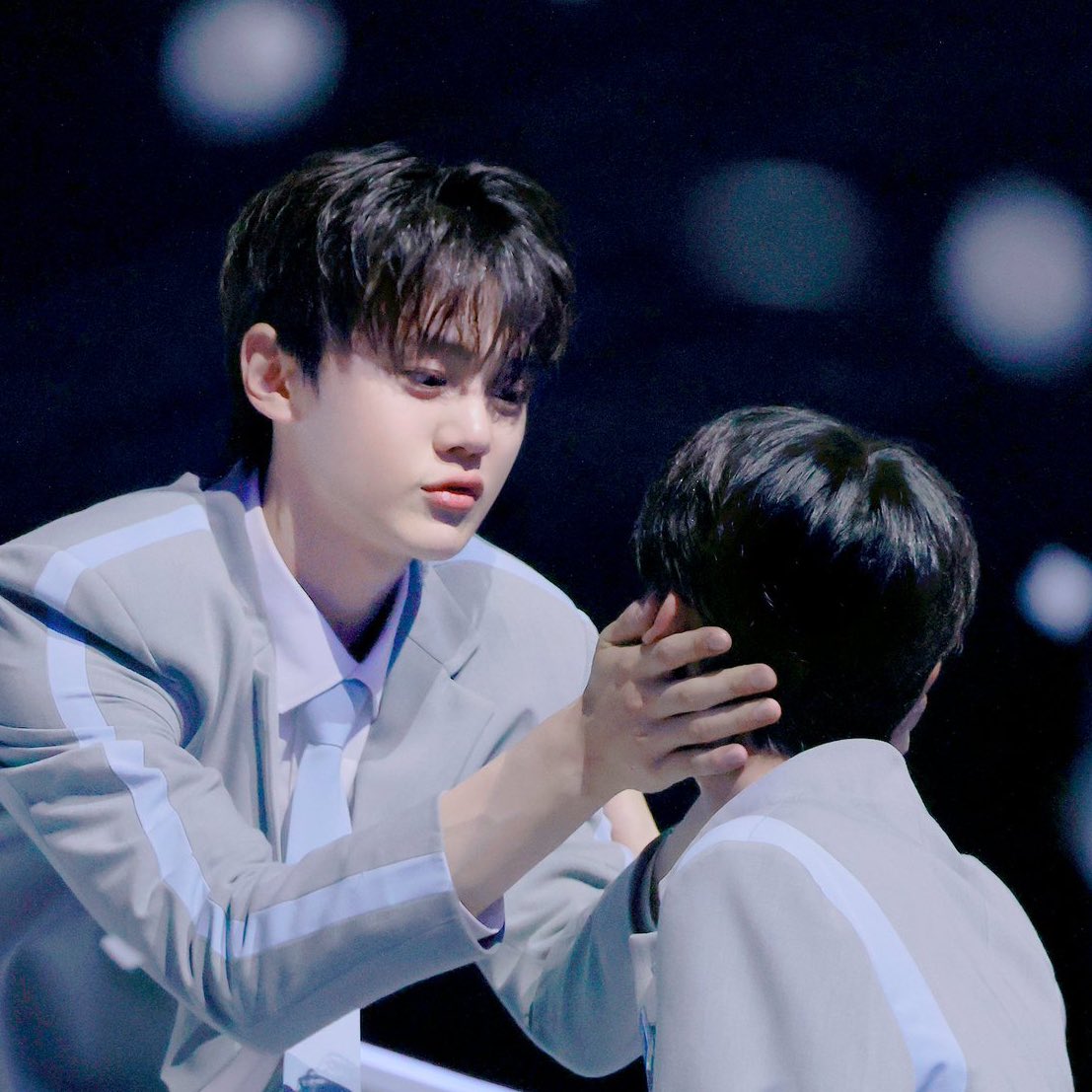 gyuvin loves him so much
