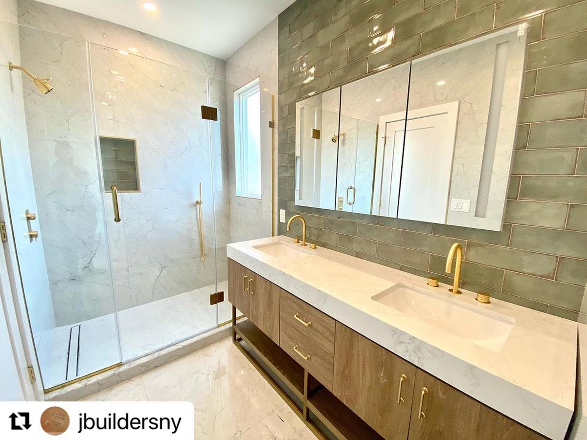 Our triview medicine cabinets are an expression of function of luxury. Shown is our Pharos Collection of integrated LED medicine cabinets, triple door in a flat, polished edge. 6000K cool white or 3500K warm white lighting options available.  Thanks to our friends at @jbuildersny