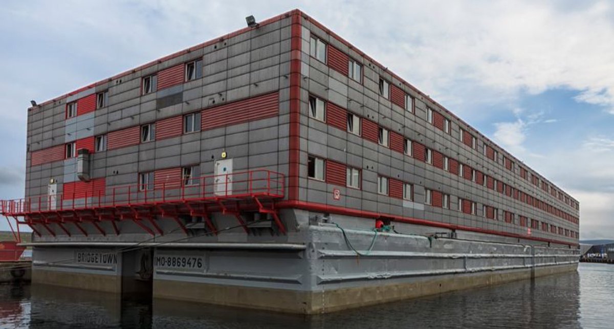 MrJohnNicolson's tweet image. It’s been revealed that Dorset &amp;amp; Wiltshire Fire Service have reviewed these facilities - the barge isn’t safe. Overcrowded. Inadequate fire exit provision. No one should be forced on to it. The UK shamed by this - what a way to treat people who’ve sought sanctuary on our shores.