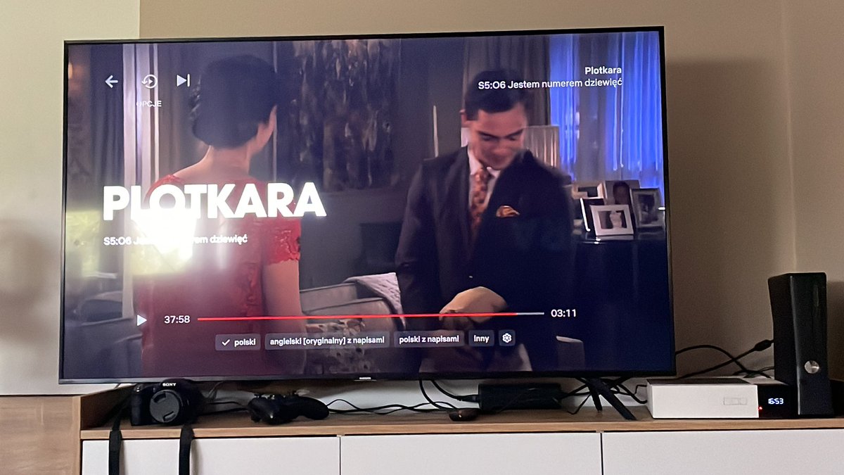 sexistopki's tweet image. Ten moment kiedy Chuck przychodzi przeprosić Blair za wszystko, gra Lana Video Games i becze 💔💔💔 
#plotkara #GossipGirl