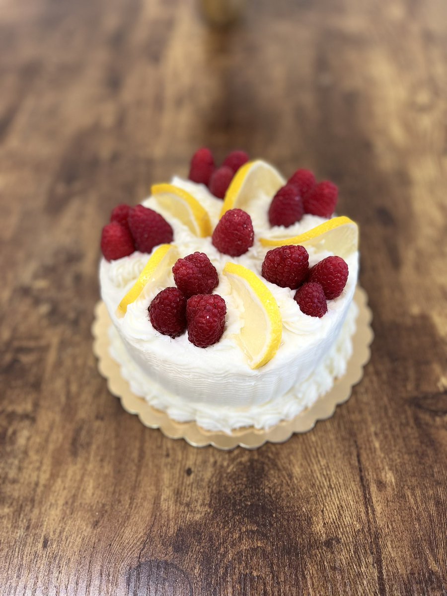 ResilienceBakes's tweet photo. Happy National Raspberry Cake Day!
These are waiting for a home to celebrate the day today! Come see us at 86 S Main St in Canandaigua. #downtowncanandaigua #canandaigualake https://t.co/cK2ZP8uriO