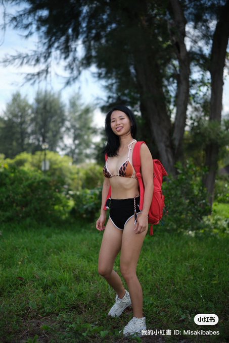 Tongue or no tongue 💕 https://t.co/pnHnn6MWwq