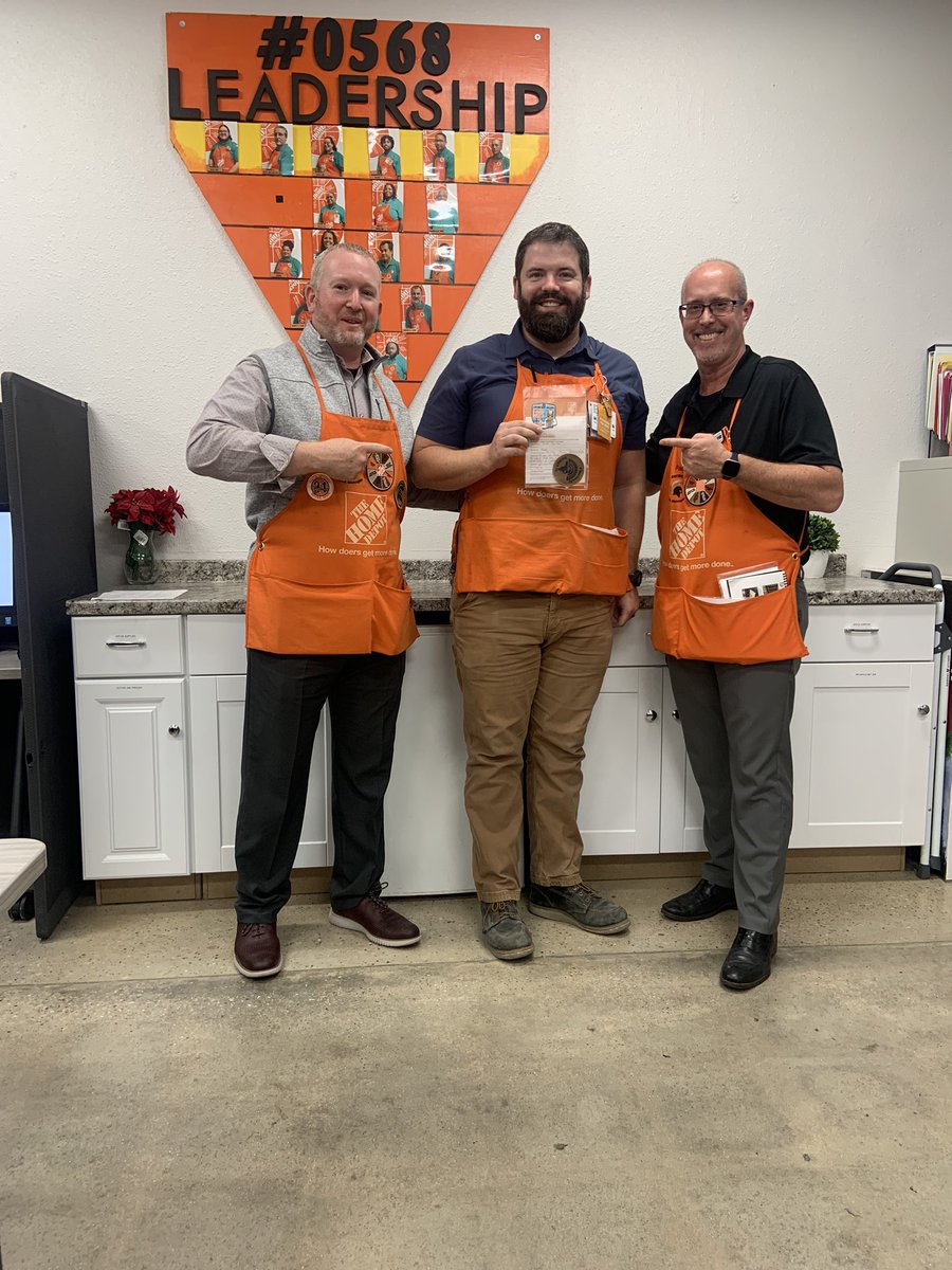 HDepot568's tweet photo. We’re gonna miss your witty personality around here @JCARTERTHD. We know you’re going to do well at your new store come back and visit with us! See you soon cousin! “Mr. Whatcha working on?” 🥹🥹🥹 https://t.co/I7uHkUp5eb