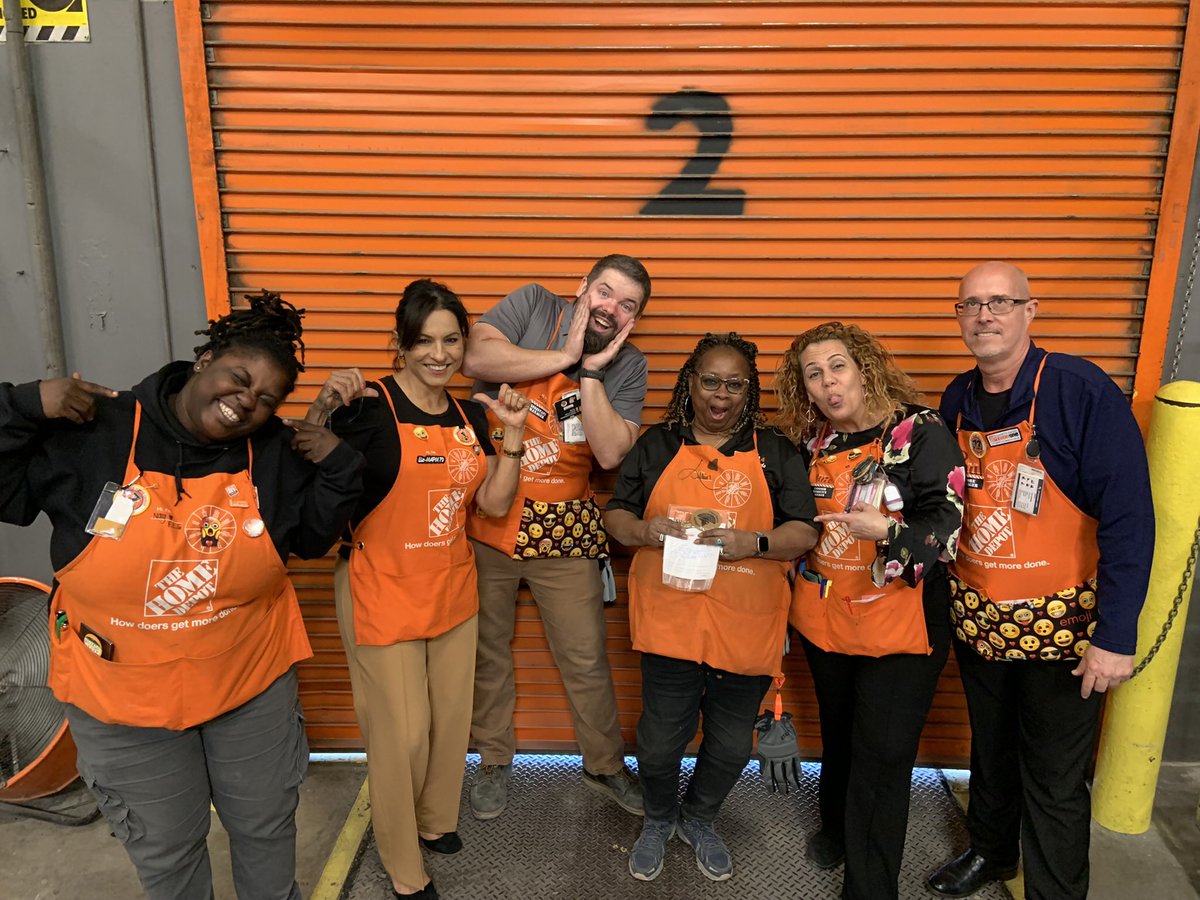 HDepot568's tweet photo. We’re gonna miss your witty personality around here @JCARTERTHD. We know you’re going to do well at your new store come back and visit with us! See you soon cousin! “Mr. Whatcha working on?” 🥹🥹🥹 https://t.co/I7uHkUp5eb