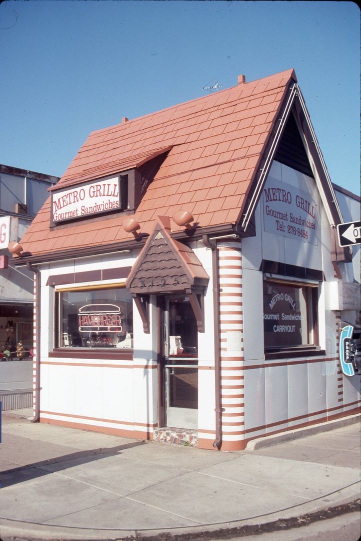 APL_CLHistory's tweet photo. Do you love history from "last century"? 
We've added over 350 digitized color slides from the Records of the Arlington Heritage Alliance, dating between 1980-1995. Subjects included historic businesses, homes, and landmarks: https://t.co/zSmN8AaIAT https://t.co/djtkpKCh79