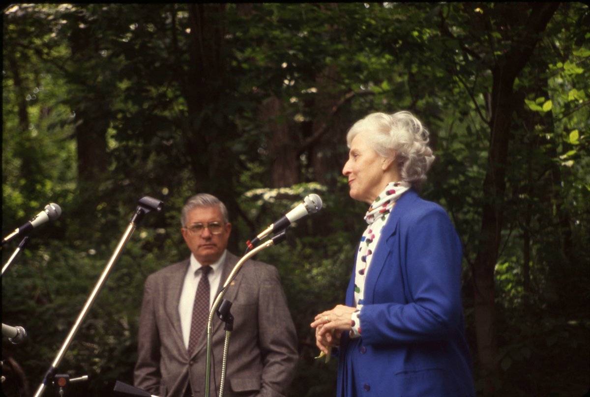 Do you love history from "last century"? 
We've added over 350 digitized color slides from the Records of the Arlington Heritage Alliance, dating between 1980-1995. Subjects included historic businesses, homes, and landmarks: libraryarchives.arlingtonva.us/Detail/collect…