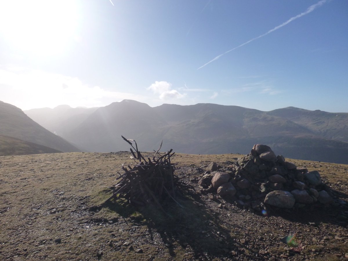 ManassehChris's tweet photo. A Wainwright a Day
 
212 of 214: Starling Dodd (summit)

If I run fast enough I might reach places before they're fully formed by the morning.

#wainwrights #wainwrightbagging #wainwrightwalks #lakedistrict https://t.co/3gy8BDF1DG