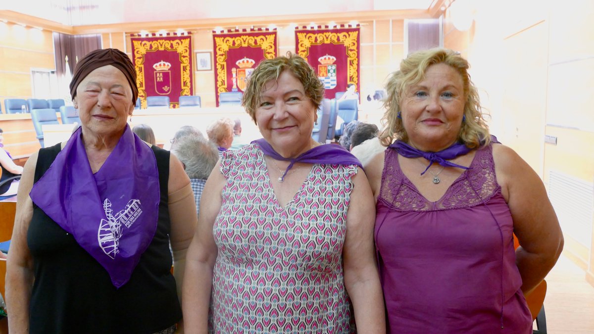 Maruja, una mujer valiente que nos representa  a todas.
Gracias por tu valentía y por la lucha de toda una vida. 
Gracias a todos los colectivos feministas de Molina de Segura. 💜
<a href="/MovFemMolina/">Movimiento Feminista Molinense</a> #AsociaciónHorizontes <a href="/mjconnombre/">Mujeres con nombre</a> 

#Somosmás✊
#MolinadeSegura