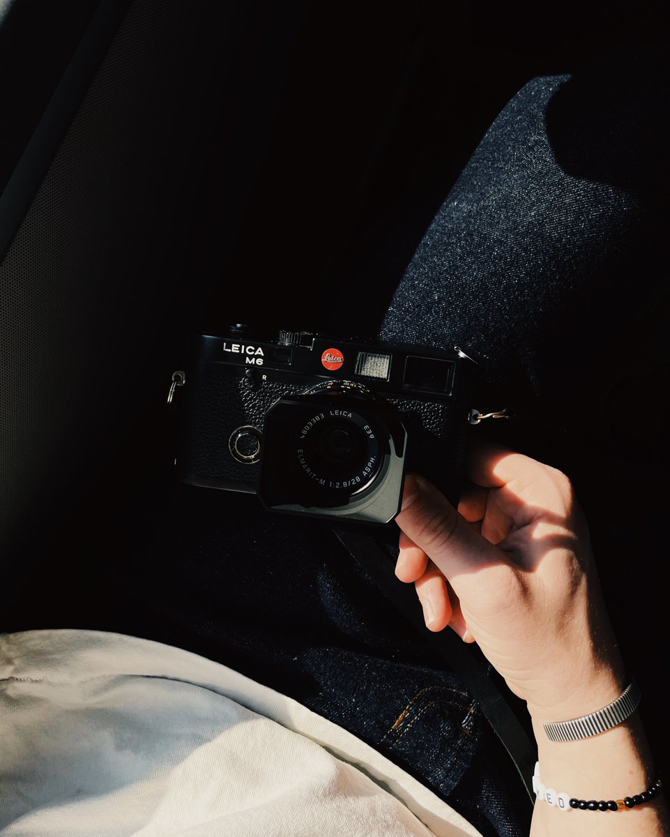 Leica_UK's tweet photo. It's #FilmWeek at Leica 🎞️ 

Stay tuned this week for film photography inspiration and tips.

Do you shoot your film photography with a Leica camera? Let us know which model you reach for and why 👇 

Camera: #LeicaM6
📷: Steven Schultz https://t.co/BYFigqDtLE