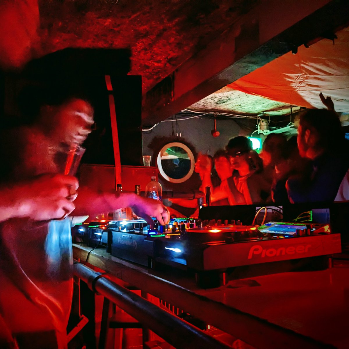 iampriminho's tweet photo. Denham Audio b2b Groovy D • 11.03.23

#DenhamAudio • @DenhamAudio
#GroovyD
#OldRedBusStation • @OldRedBus
#Leeds • #England • #UK • 
#WeAreAllInThisTogether • #supportlivemusic • #savenightlife • #nightlifematters • #music • #LetTheMusicPlay • @Lili_petals https://t.co/XvRJOQsPiW