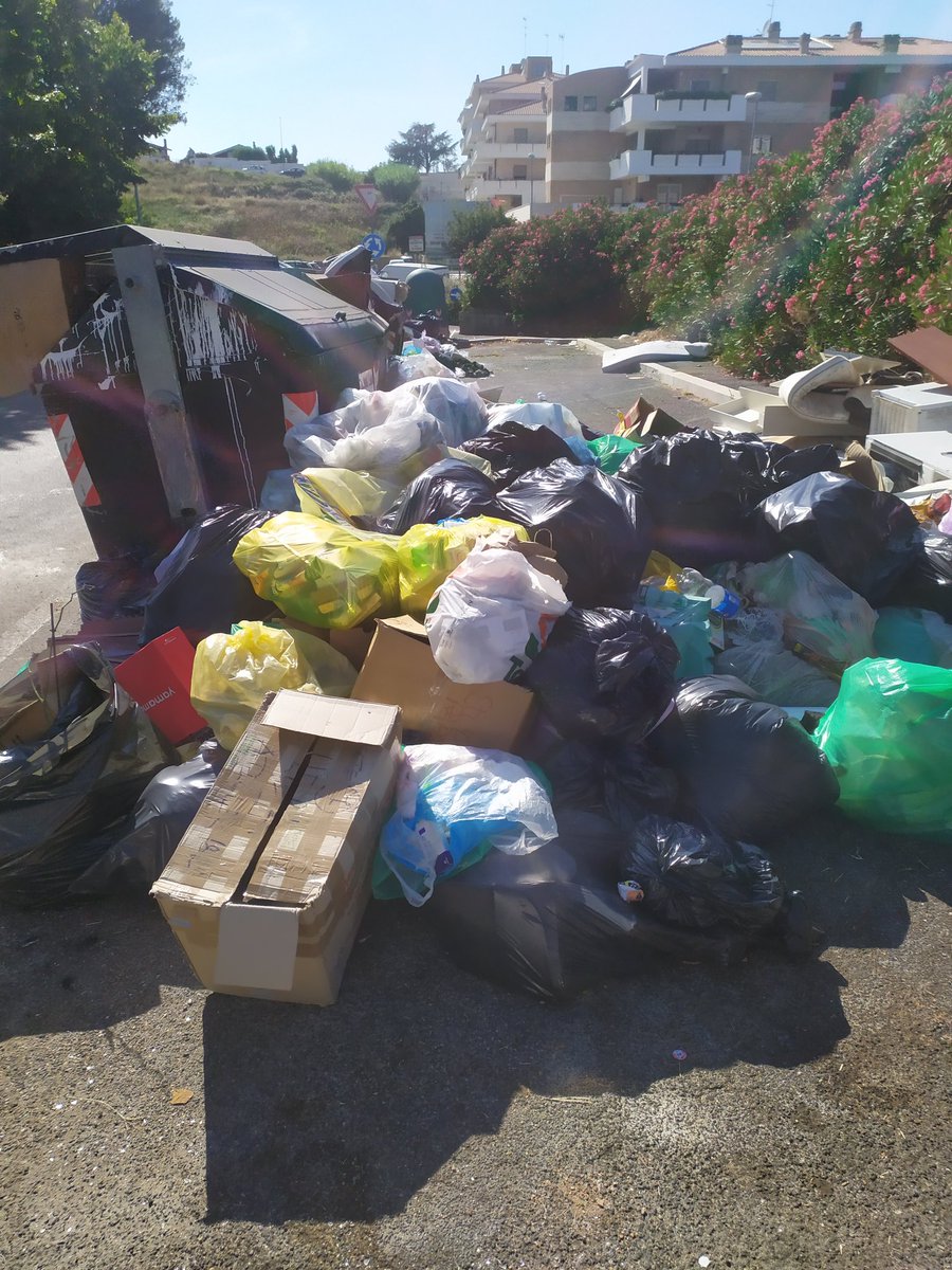 LGhibelli's tweet photo. @gualtierieurope @Roma @MunicipioXV A.A.A. cercasi AMA https://t.co/B5mBtRs0U5