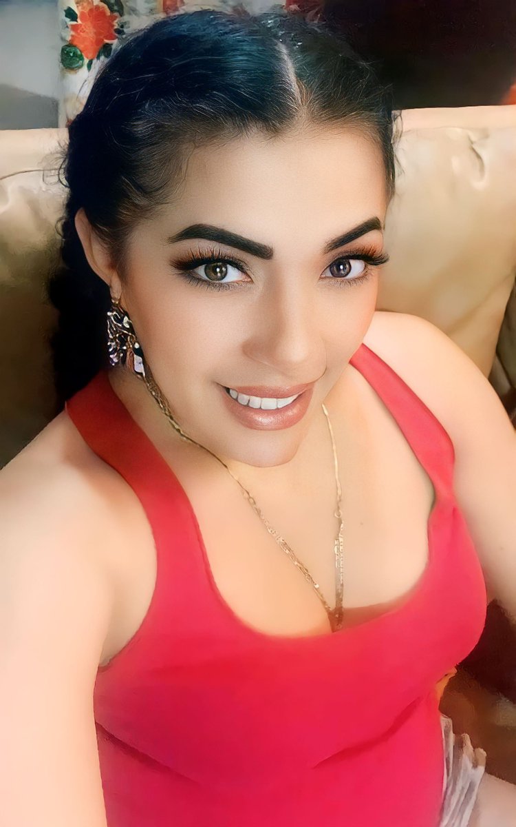MiaCorreaH's tweet photo. Un sueño no se hace realidad por arte de magia, necesita sudor, determinación y trabajo duro !! 🎵♥️🎵Feliz y bendecida semana mis amores 

#MiaCorrea #ElegantementeEcuatoriana 🇪🇨 #Lunes #FelizSemana #DiosEsBueno #LosAmo #GraciasTotales https://t.co/BSoLe1iGEk
