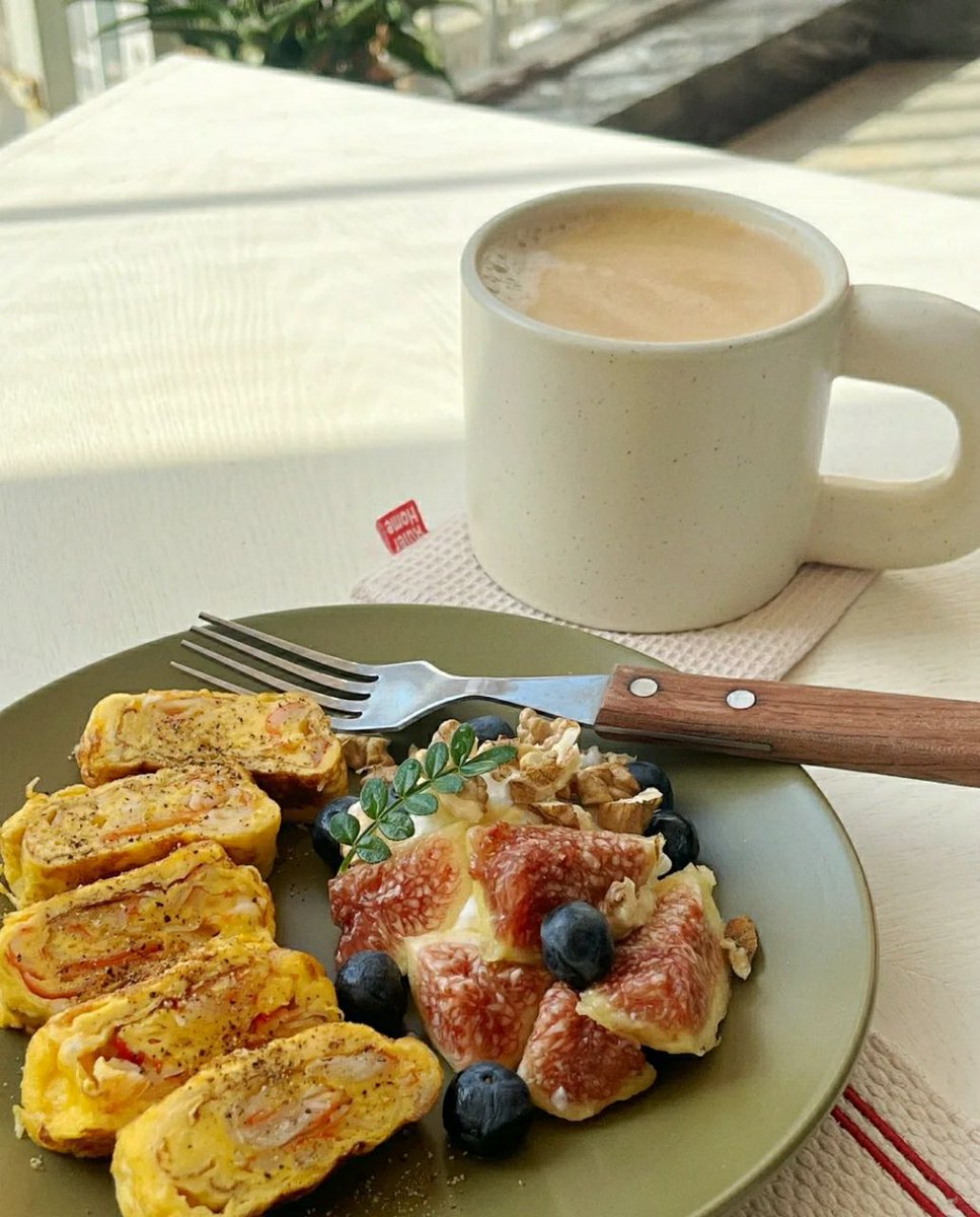 Fsheryllian's tweet photo. Remember breakfast even when you are busy https://t.co/SCtwWx2Kx0