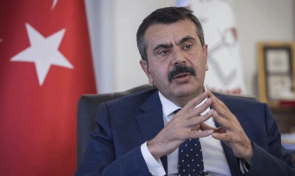 Mertkan6734's tweet photo. En çok ne hoşuma gidiyor biliyo musunuz Milli eğitim bakanımız ak parti içindeki İslam düşmanlarını rahatsız ediyor kuduruyorlar hem de nası bizde  bağırarak söylüyoruz kudurun 📢📢📣 https://t.co/BS4AMhtyMA