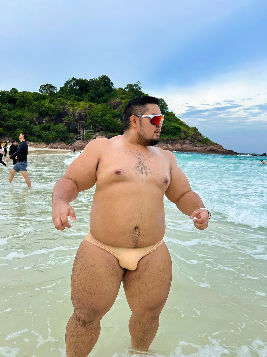 Looking for someone to fuck on the beach | อยากเย็ดเธอบนหาดของเรา 😳🌊🍆💦 Follow my IG : pond_thbear