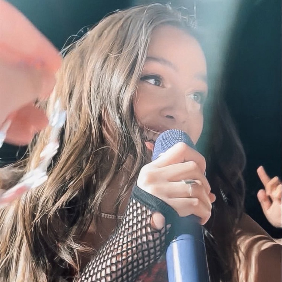 hterodrigo's tweet image. this genre of olivia rodrigo photos &amp;gt;&amp;gt;&amp;gt;&amp;gt;