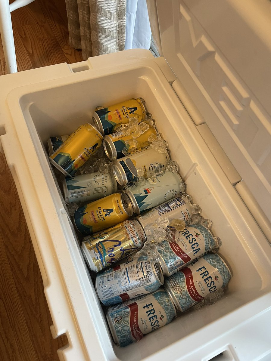 buzzfreebrews's tweet photo. Ship a case of @AthleticBrewing to your friend on his birthday and help them stack their NA party cooler with more than pop and sparkling water.

#nabeer #NewPOV https://t.co/TkV8N4MD81