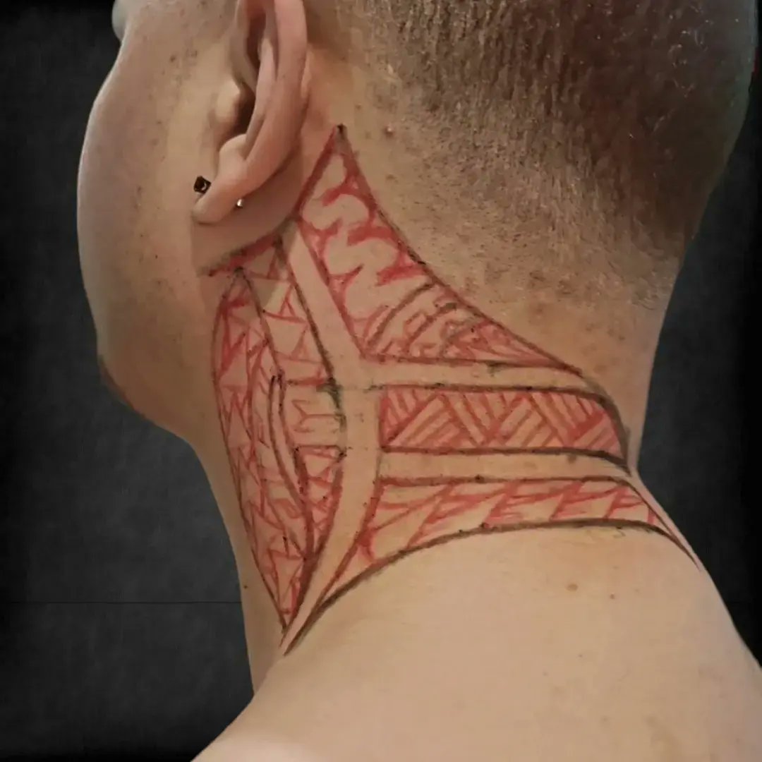 atk_ink's tweet photo. Tatouage cou polynésien réalisé en freehand (main levée) https://t.co/aLJbtfzyyv