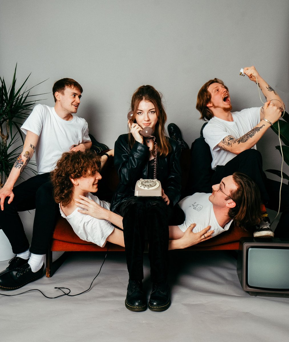 FutureproofPR's tweet photo. #ICYMI Big thx to @thesourcefm's #BarryGribble for opening Friday's @TunesToHelpYou show w/ belter of a #newsingle #ComingHome fm #postpunk outfit @CandidFacesBand ๐ฅ Check out the bangin' tunes why don't cha! ๐๐
#CFCH23 @TheWarrenYP
https://t.co/yDjBR8AImp https://t.co/1jy2w8oMag