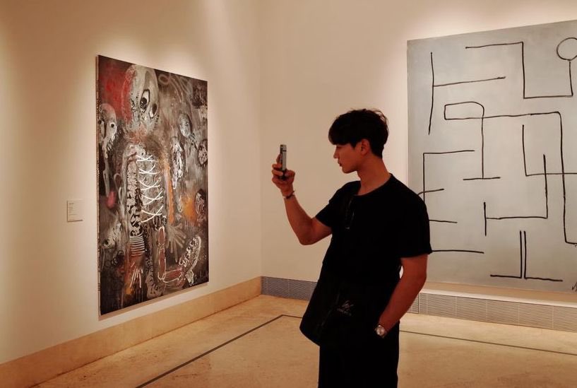 StanStay1's tweet photo. Una obra de arte haciéndole una foto a otra obra de arte. 🖌️ #ChoiMinho #MINHO #Shinee https://t.co/L6pLL9Riep