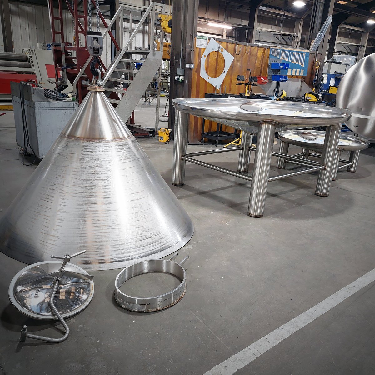 Brewery & Processing Vessel bases are advancing in the factory right now!

We take pride in excellent workmanship as our objective is to exceed customer expectations in the manufacture of stainless steel products.

#manufacturemonday #fabdec #ukmfg #britishmade #britanx