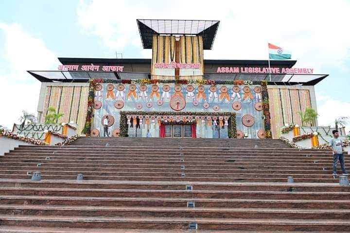 ChownaMeinBJP's tweet photo. The wave of transformations in infrastructure development initiated by Hon’ble Prime Minister Shri @narendramodi ji has indeed impacted the growth in the whole of Northeast India.

My heartiest congratulations to Hon’ble Chief Minister of Assam Dr @himantabiswa ji, Members of Assam Legislative Assembly and the people of Assam on getting a new Vidhan Sabha building which is inaugurated by Hon'ble Lok Sabha Speaker, Shri @ombirlakota ji in Guwahati.