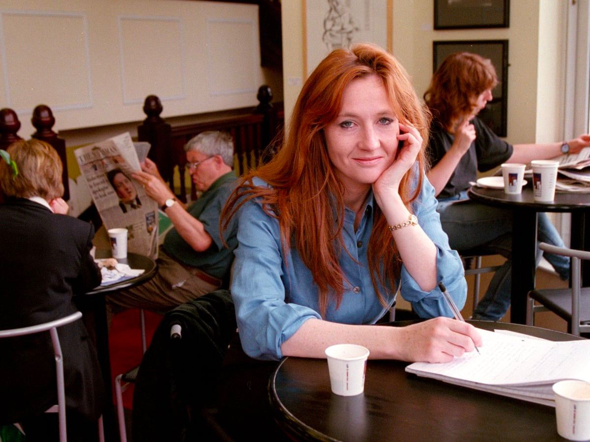 امروز پنجاه و هشتمین سالروز تولد خالق دنیای شگفت‌انگیز جادوگری، جی.کی.رولینگه 🧙‍♀️