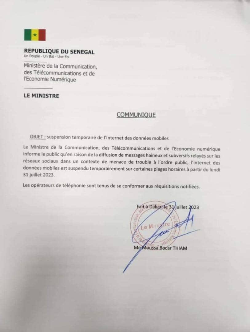 L_ThinkTank's tweet photo. [ 🇸🇳 SÉNÉGAL ]

🔸 Le gouvernement sénégalais restreint l’accès à internet, justifiant sa décision par la nécessité de prévenir les troubles à l’ordre public. https://t.co/hQEb87bVfr
