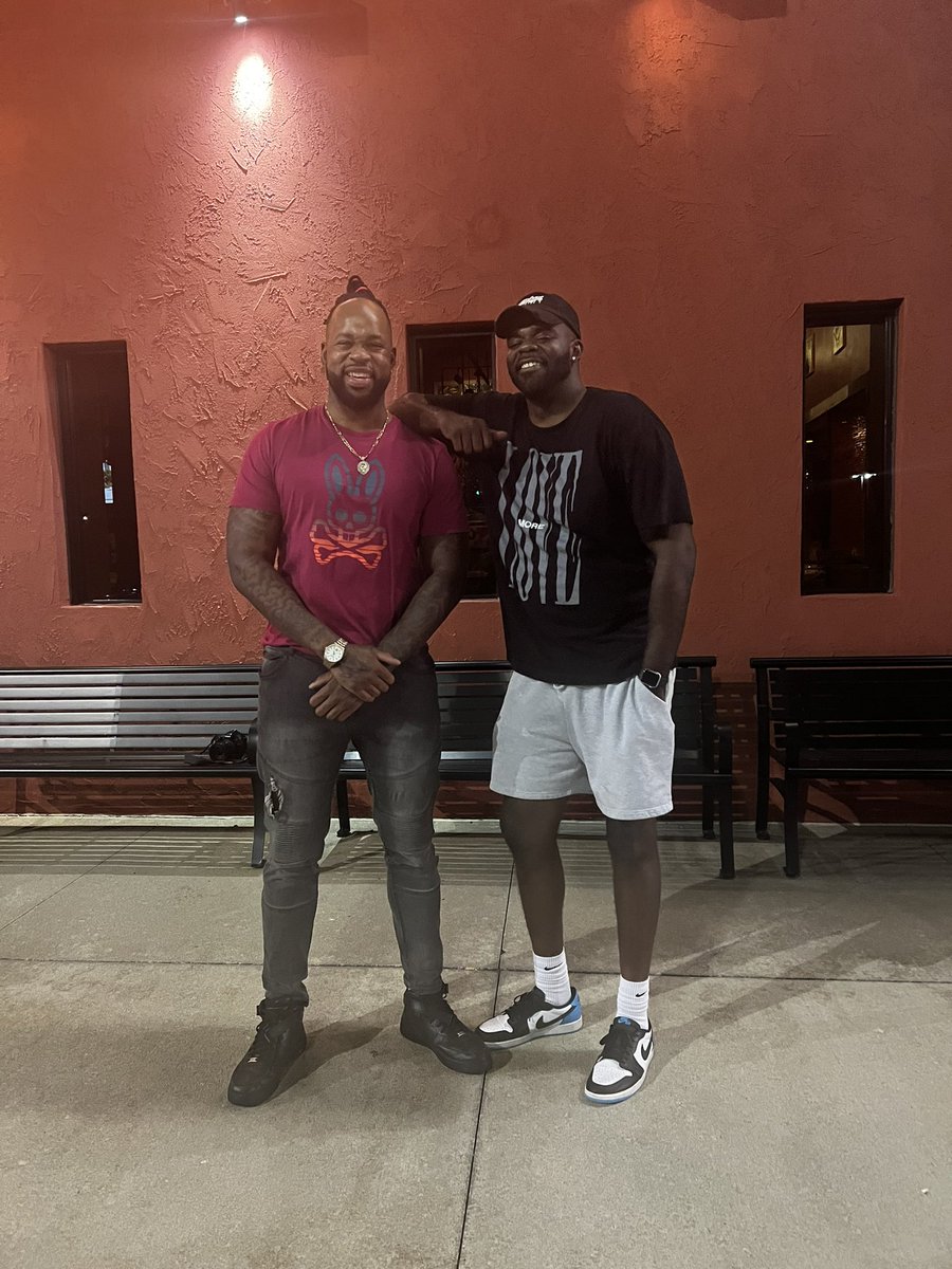 PrettyBoySmooth's tweet photo. Words can’t express how much I appreciate my dog @rollwitmeonthis 💯 
Getting to spend the last 10 days with someone who truly has rocked with me since we was like preteens and never folded on me once was some extremely therapeutic energy. I’m very proud of you and all you will continue to accomplish throughout your life and I’m thankful that you and I got to collab for a very special project. Not many people saw the vision early on but you always did. I will forever have your back. Love you always bro.