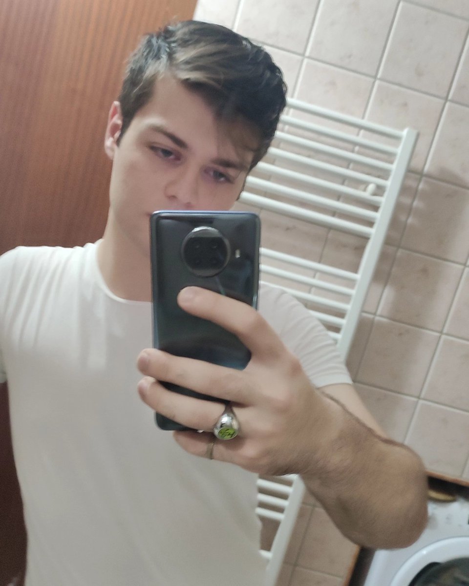 FrancescoPio_7_'s tweet photo. Like a déjà vú in the void.
.
.
.
#photo #selfie #aesthetics #boy #남자 #사진 #셀카 #게이 #게이커플 #여름 #summer https://t.co/hwgBwlczwb