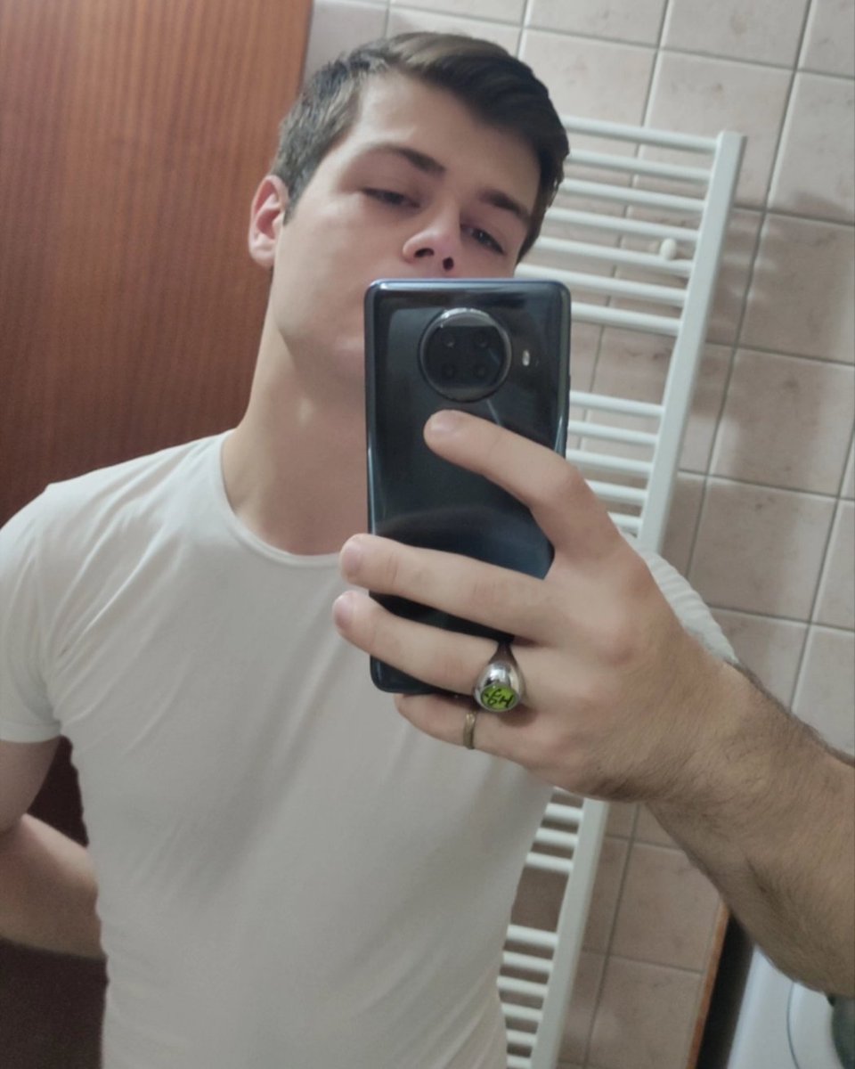FrancescoPio_7_'s tweet photo. Like a déjà vú in the void.
.
.
.
#photo #selfie #aesthetics #boy #남자 #사진 #셀카 #게이 #게이커플 #여름 #summer https://t.co/hwgBwlczwb