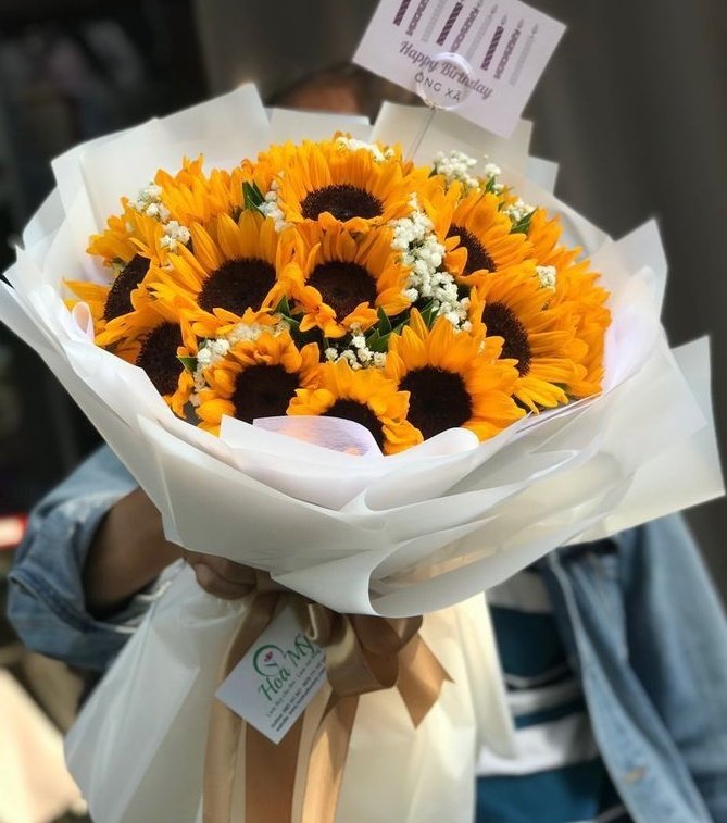 sunflowerchives's tweet photo. Brightening up my day with a touch of sunflower magic 🌻✨ https://t.co/3R7x6KXzoc