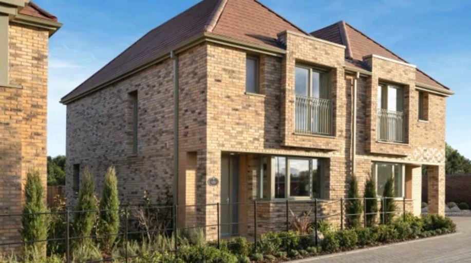 @RedrowPLC are presenting proposals for the next phase of development in Alkerden South within #Ebbsfleet for c.160 new apartments (ranging from 1-2 bedrooms) within a landscaped setting to create a new high-quality residential area. 

Have your say here: redrow-alkerden.co.uk